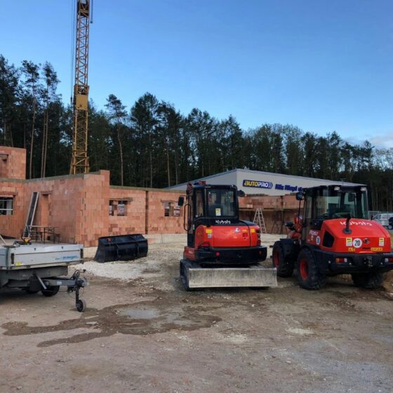 Effizienter Bagger Kubota KX057-4 für Tiefbau und Erdbau.